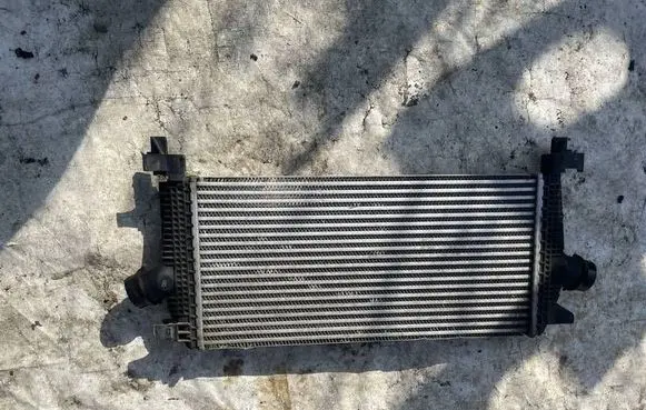Opel Astra J Intercooler radiator 13267646