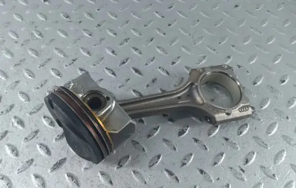 Volkswagen PASSAT B8 USA Piston with connecting rod 06L107065AS 06J198401H 06L107065B