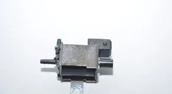 BMW X5 E53 Vacuum valve 1742711