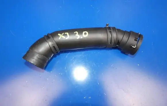 Jaguar XJ X351 Engine coolant pipe/hose AW938B274AC S3JJA