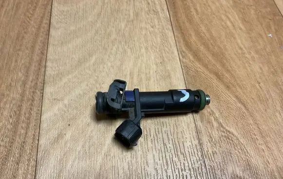 Citroen C5 Fuel injector DEKA71 5245B04539