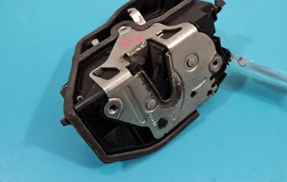 BMW X5 E70 Front door lock 7167071 IMPRK1363063