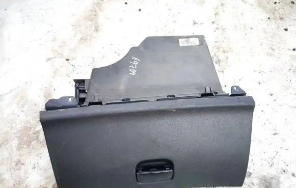 Peugeot 308 Glove box