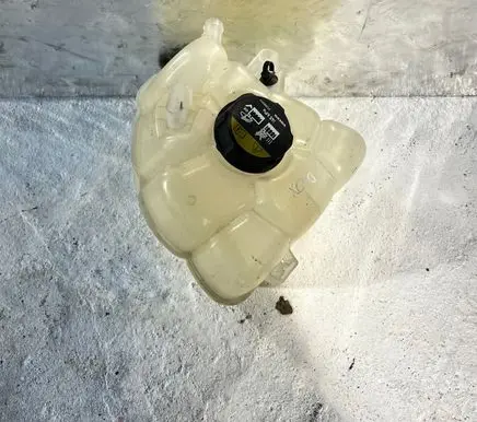 Volvo XC60 Coolant expansion tank/reservoir 31338291