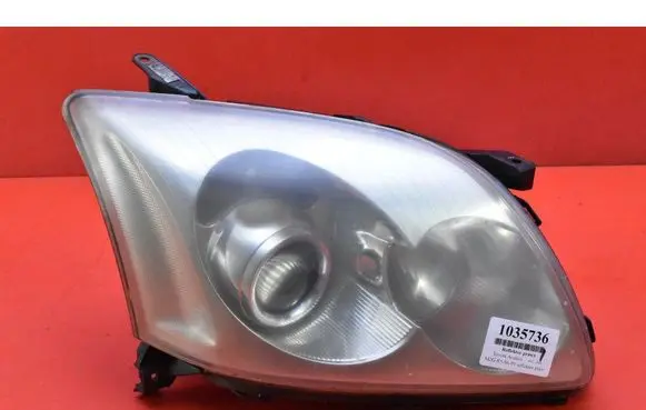 Toyota Avensis Verso Headlight/headlamp 05-43