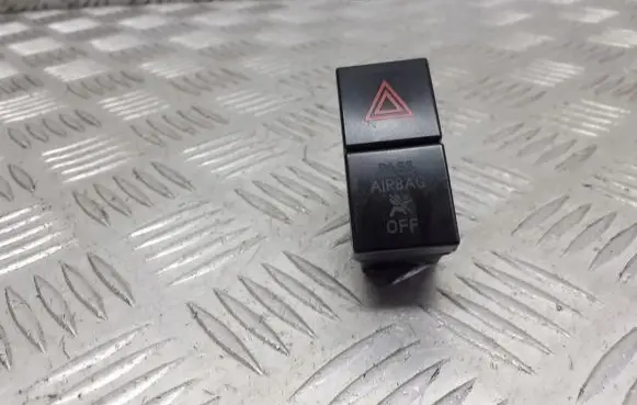 Ford Focus Hazard light switch 5S4T-13A350-BA