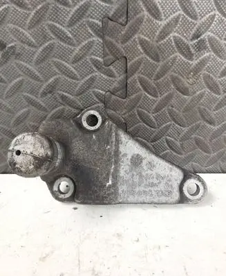 Audi A6 S6 C5 4B Engine mounting bracket 8D0199343N
