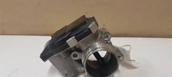 Opel Insignia A Throttle body valve 55496779AA