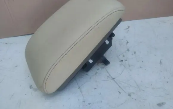 Infiniti G37 Armrest