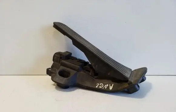 Volkswagen PASSAT B6 Accelerator throttle pedal 1K2721503M