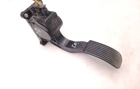 Mercedes-Benz Sprinter W906 Accelerator throttle pedal A9063000404 0280755023