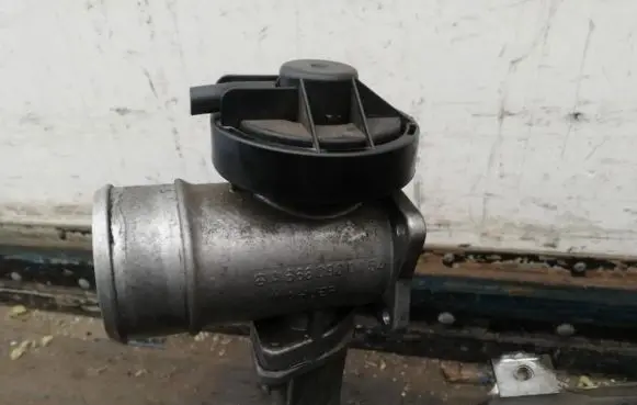 Mercedes-Benz A W168 EGR valve 6680900454