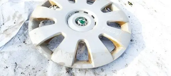 Skoda Octavia Mk2 (1Z) R15 wheel hub/cap/trim 1Z0601147