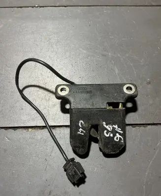 Audi A6 S6 C4 4A Tailgate/trunk/boot lock/catch/latch 4a5827505