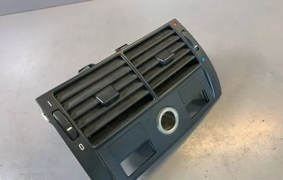 BMW X5 E53 Dash center air vent grill 8370910 64228370910