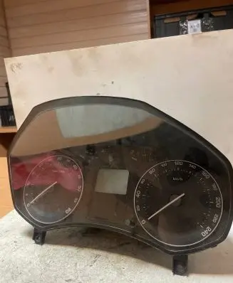 Skoda Octavia Mk2 (1Z) Speedometer (instrument cluster) 1Z0920810E V3564436 SKZ7Z0F3464094