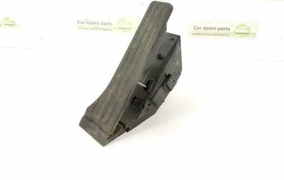 Mercedes-Benz C W205 Accelerator throttle pedal 2053000004 A2053000004