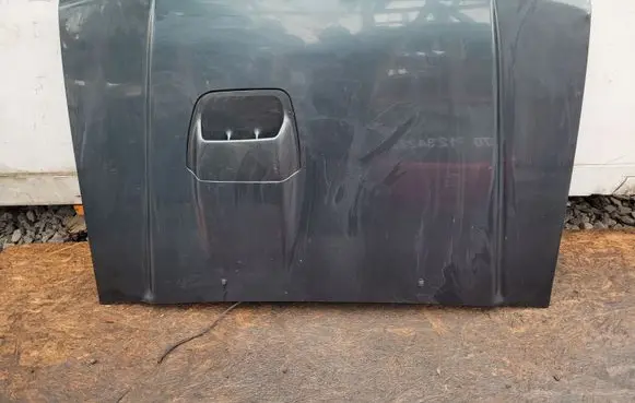 Mitsubishi Pajero Engine bonnet/hood
