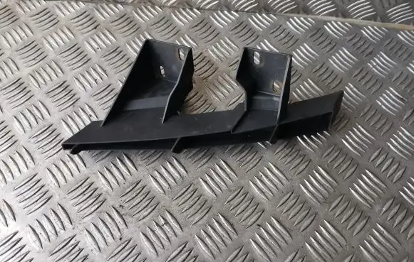 Audi Q7 4L Front bumper mounting bracket 4L0807334A