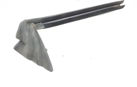 BMW Z4 E89 Rubber seal front door window/glass 7046123