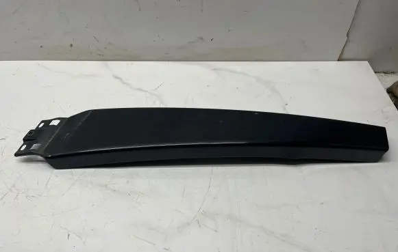 Audi A4 S4 B7 8E 8H Front door glass trim molding 8E0853290D