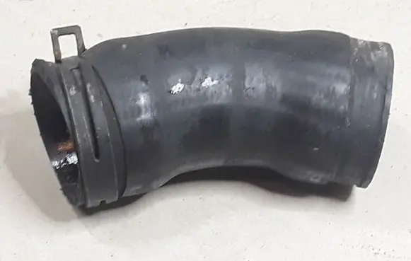 Intercooler hose/pipe