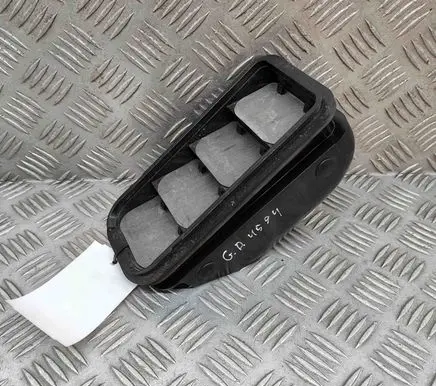 Skoda Karoq Quarter panel pressure vent 575819676