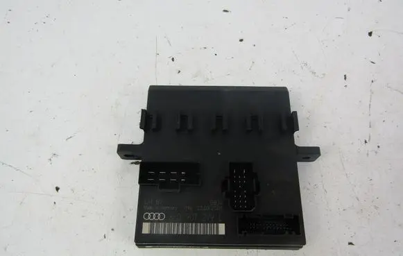 Audi A4 S4 B7 8E 8H Central body control module 8E0907279L