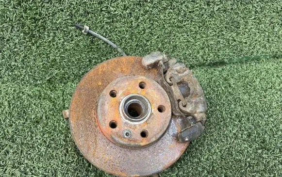 Volkswagen Transporter - Caravelle T4 Front wheel hub spindle knuckle 701615124DX 7D0501647A