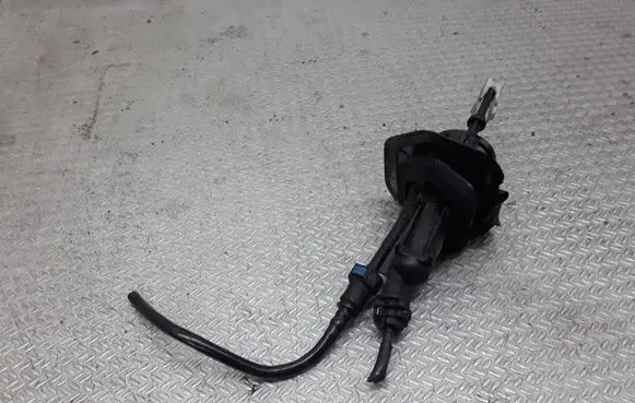 Ford Mondeo MK IV Clutch master cylinder S4MZD