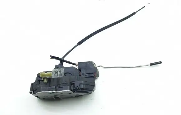 Opel Insignia A Front door lock 13503161