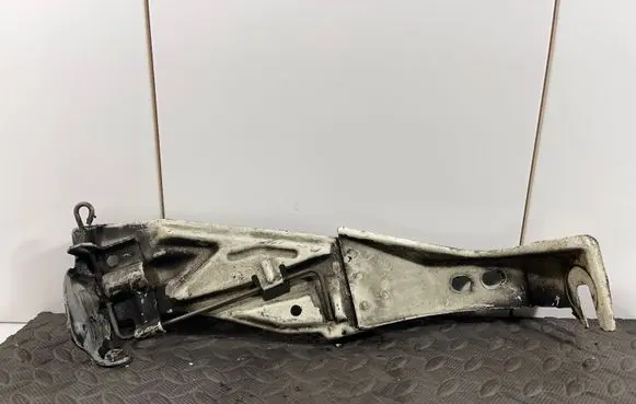 Audi A6 S6 C4 4A Radiator mount bracket 4A0805808