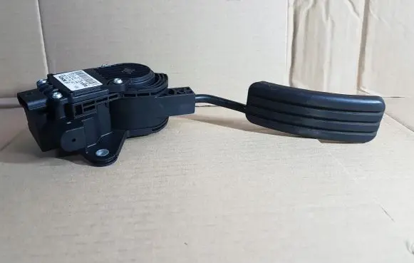 Renault Laguna III Accelerator throttle pedal 180050002r