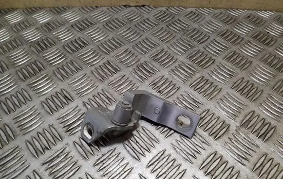 Ford Mondeo MK IV Rear door lower hinge 7S7AA26811AF