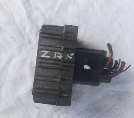 Glow plug pre-heat relay