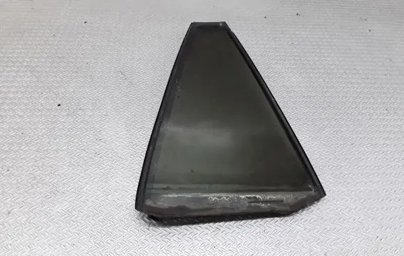 Toyota RAV 4 (XA20) Rear vent window glass 