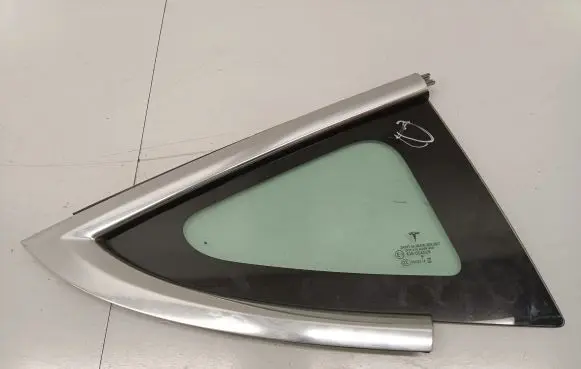 Tesla Model 3 Side middle window/glass 43R004529
