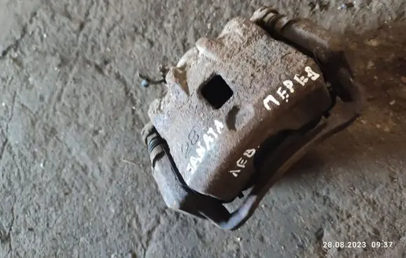 Hyundai Sonata Front brake caliper