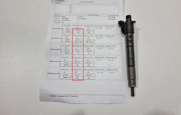 Volvo V60 Fuel injector 31303238
