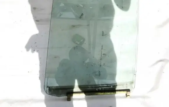 Toyota RAV 4 (XA10) Rear door window glass