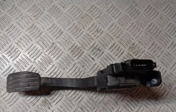 Ford Mondeo MK IV Accelerator throttle pedal 6G929F836RD