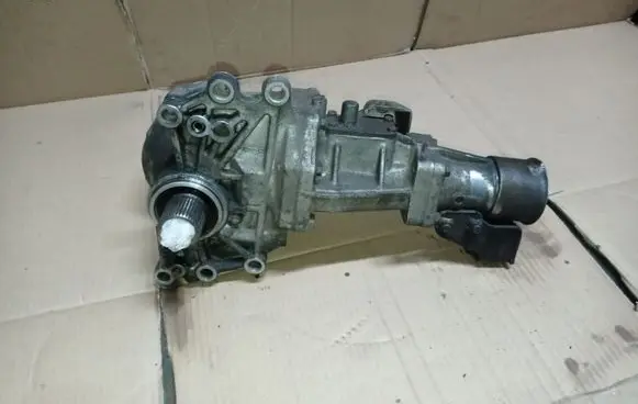 Peugeot 4007 Gearbox transfer box case 067029