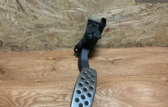 Opel Insignia A Accelerator throttle pedal 13237352 6PV00976500