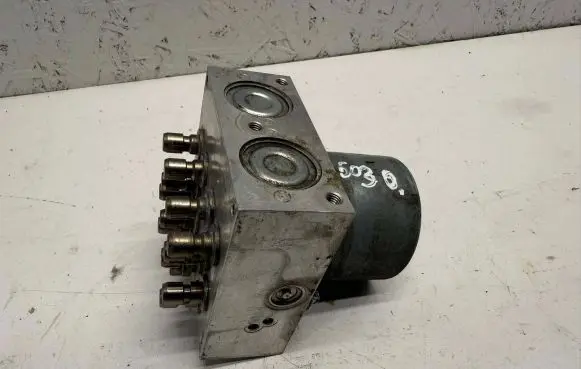 Volkswagen PASSAT B7 ABS Pump 64208343 KE42194777DFF