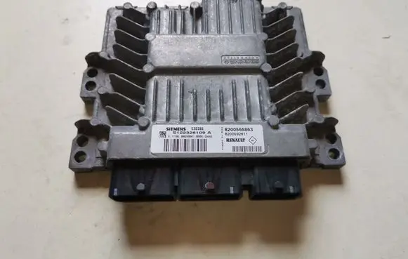 Renault Megane II Engine control unit/module 8200565863 8200592611 S122326109A