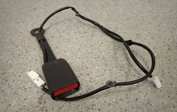 Nissan Note (E12) Rear seatbelt