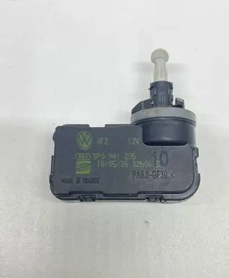 Volkswagen Golf IV Headlight level adjustment motor 5P0941295