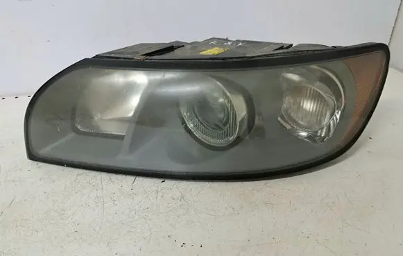 Volvo V50 Headlight/headlamp 30698885