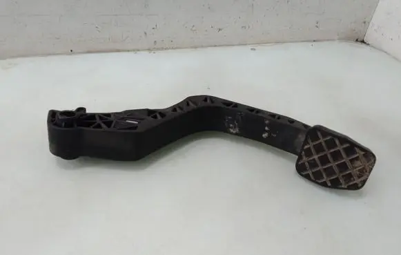 Volkswagen Golf Plus Clutch pedal 1K1721321