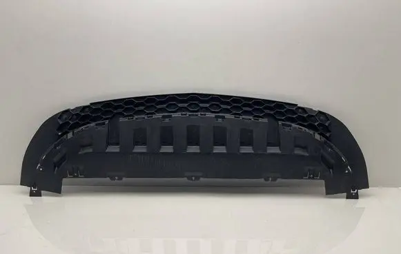 Front bumper skid plate/under tray